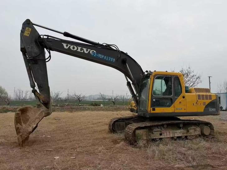 Buy Volvo EC210B Used Excavator / 1