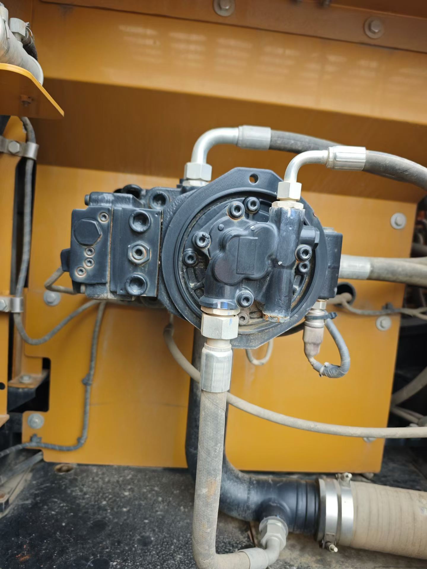 Used Sany SY245H Excavator 2020 Model / 4