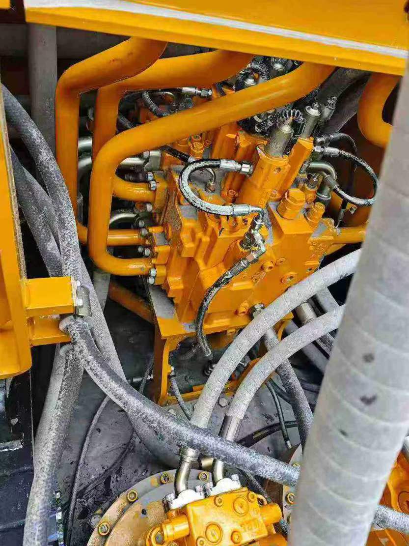 Used Sany SY650H Excavator 2022 Model / 4