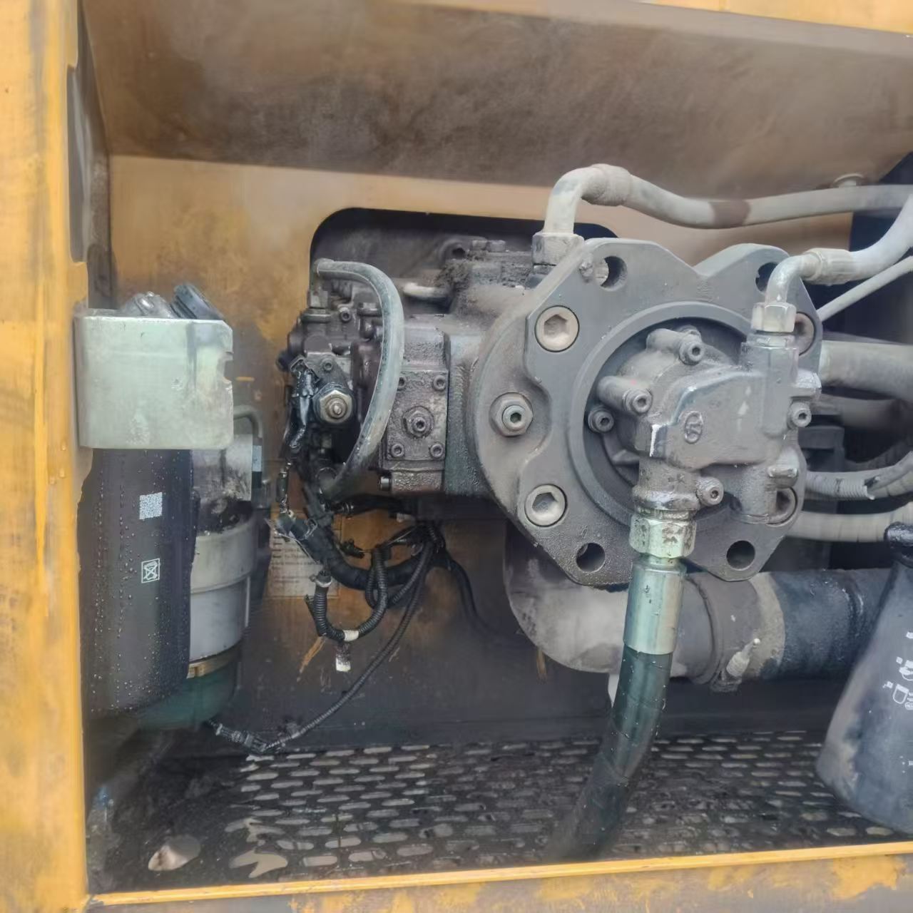 Used Sany SY215C Excavator 2018 Model / 4