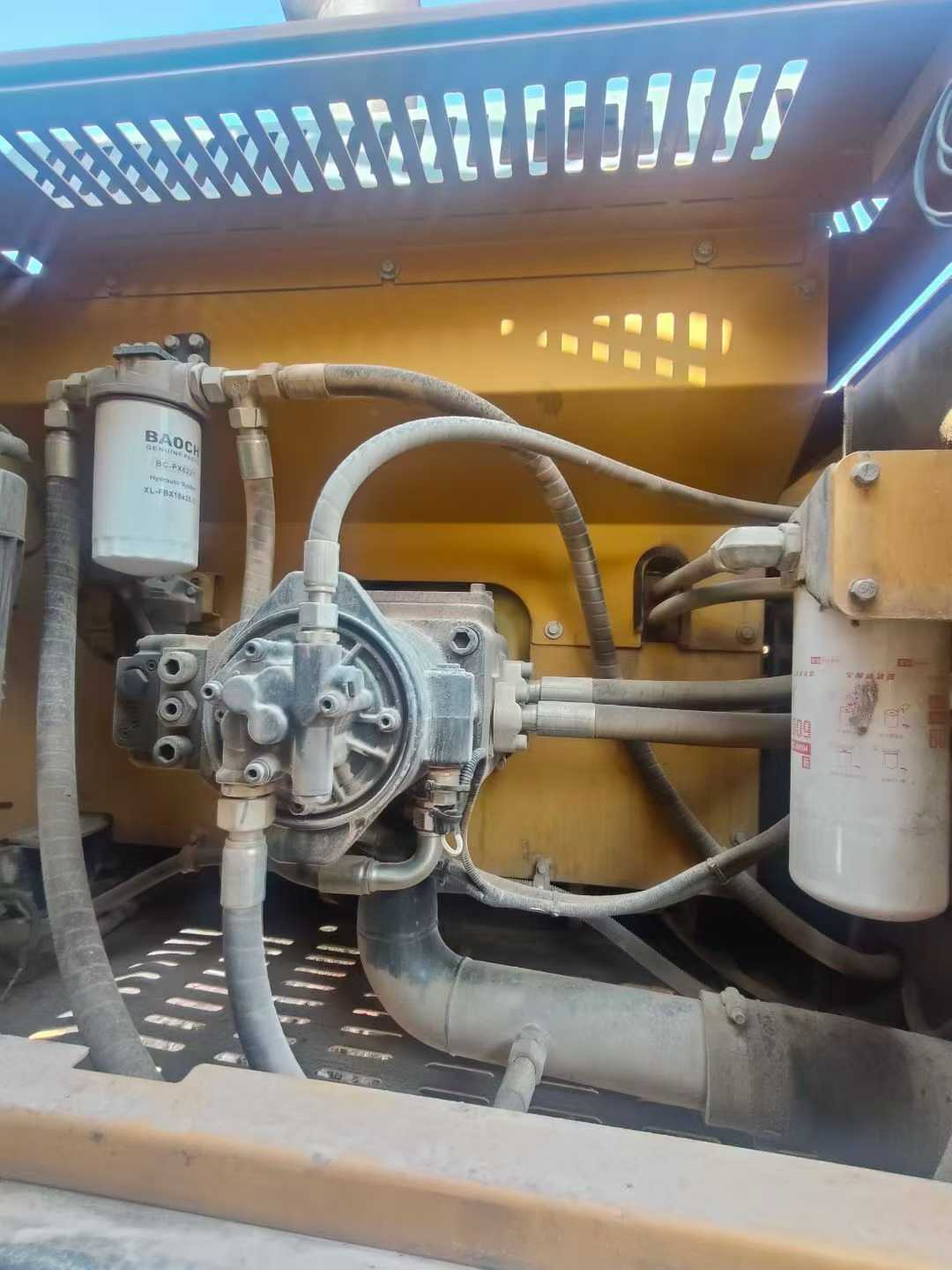 Used XCMG XE380K Excavator 2022 Model / 4