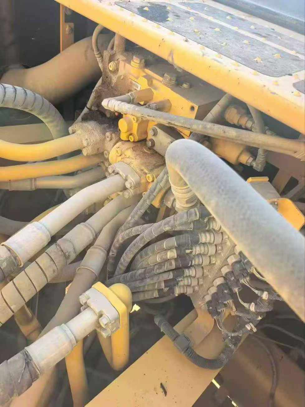 Used Komatsu PC300 Excavator 2021 Model / 3