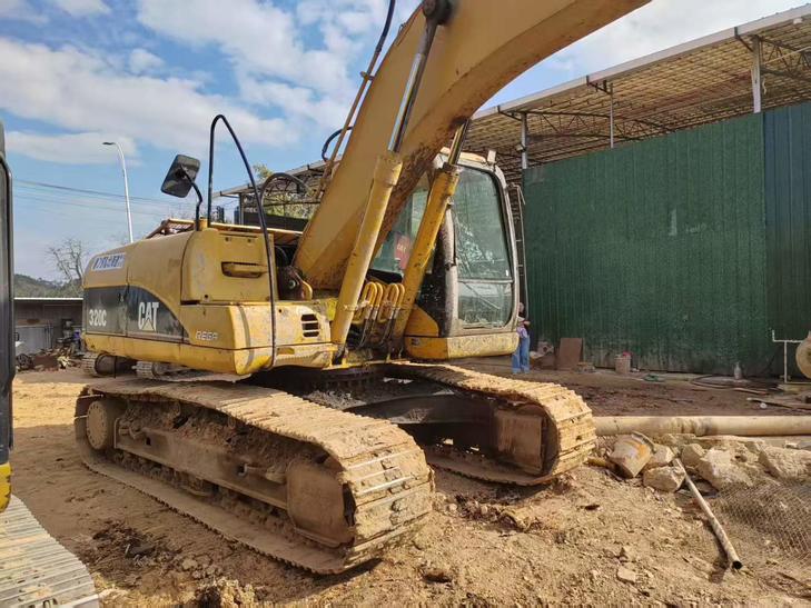 Buy Caterpillar 320C Used Excavator / 1