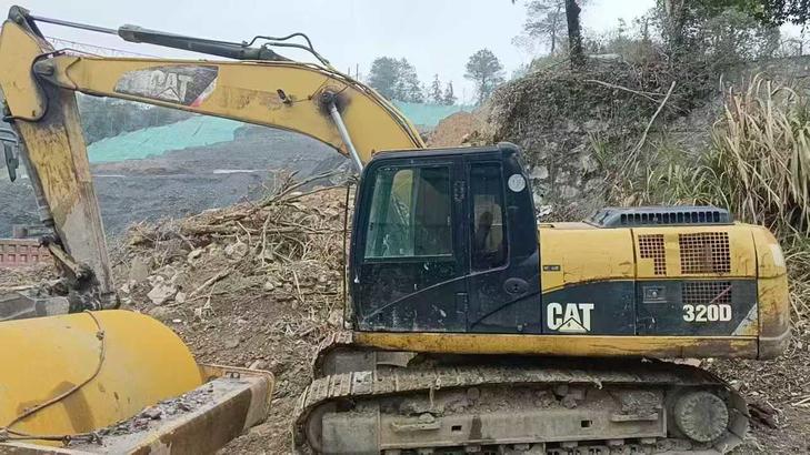 Buy Caterpillar 320D Used Excavator / 1