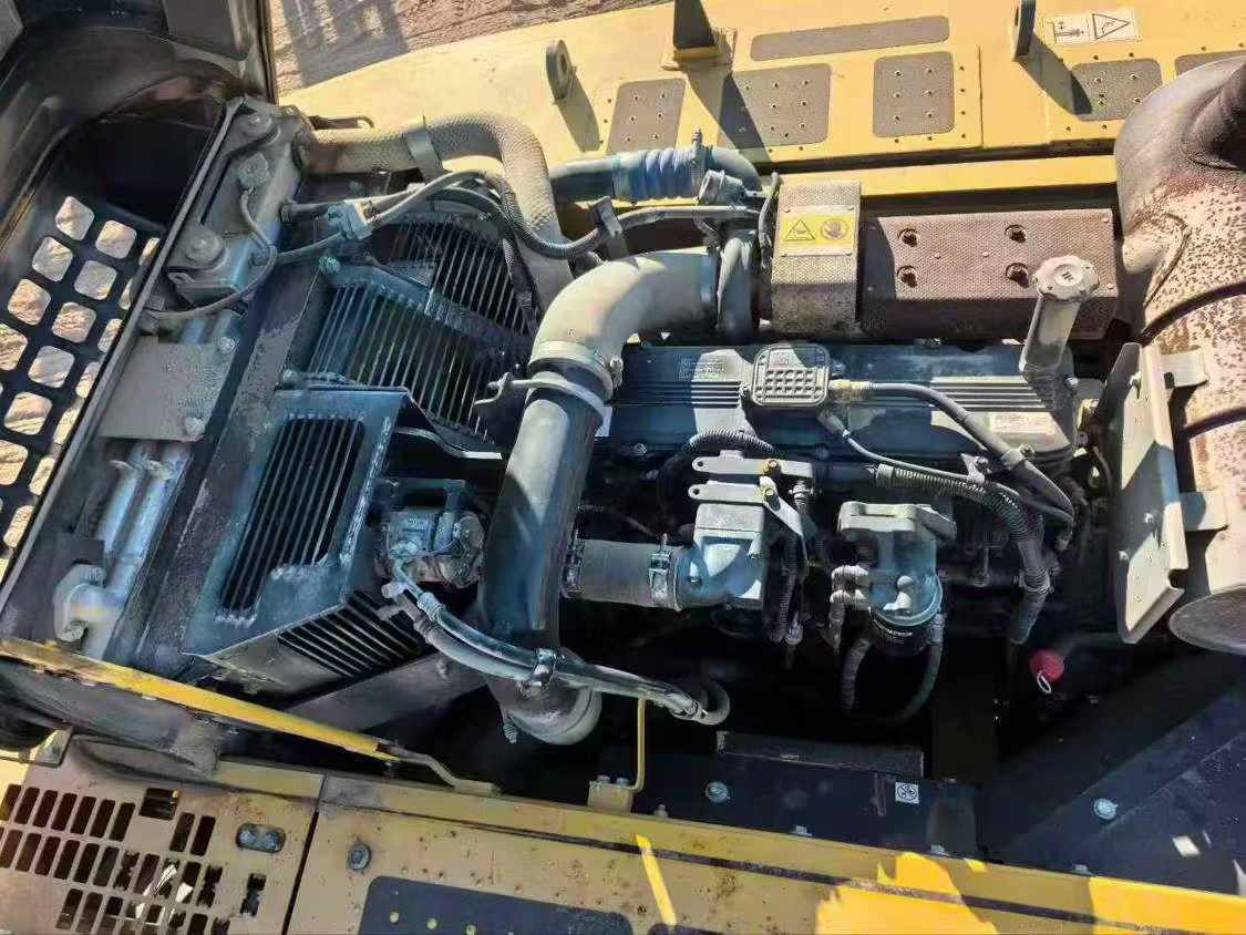 Used Komatsu PC300 Excavator 2021 Model / 4