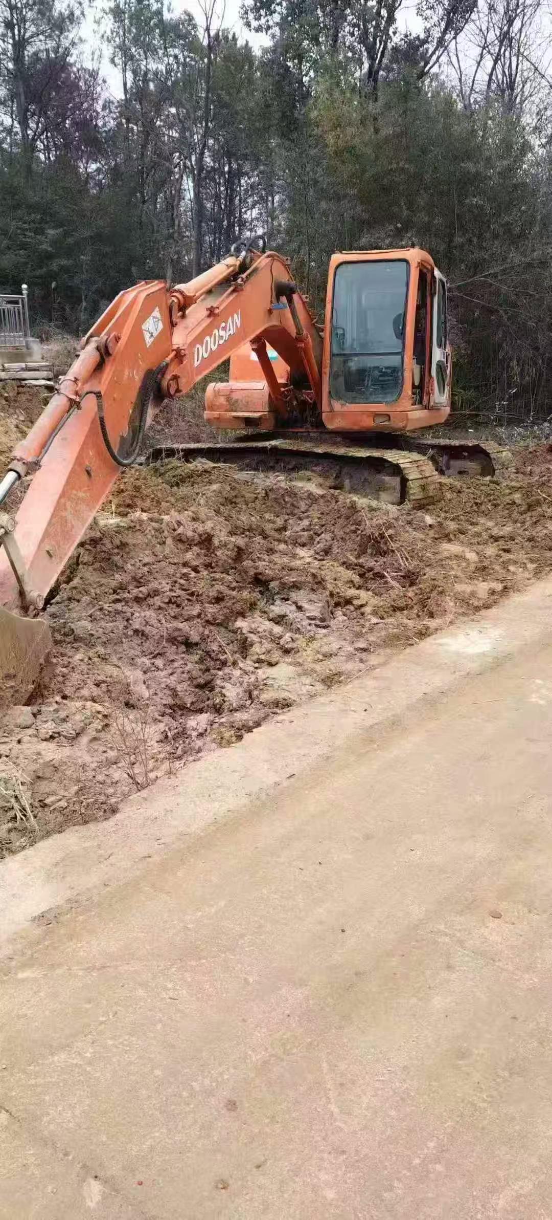 Used Doosan DH150-7 Excavator 2016 Model / 3