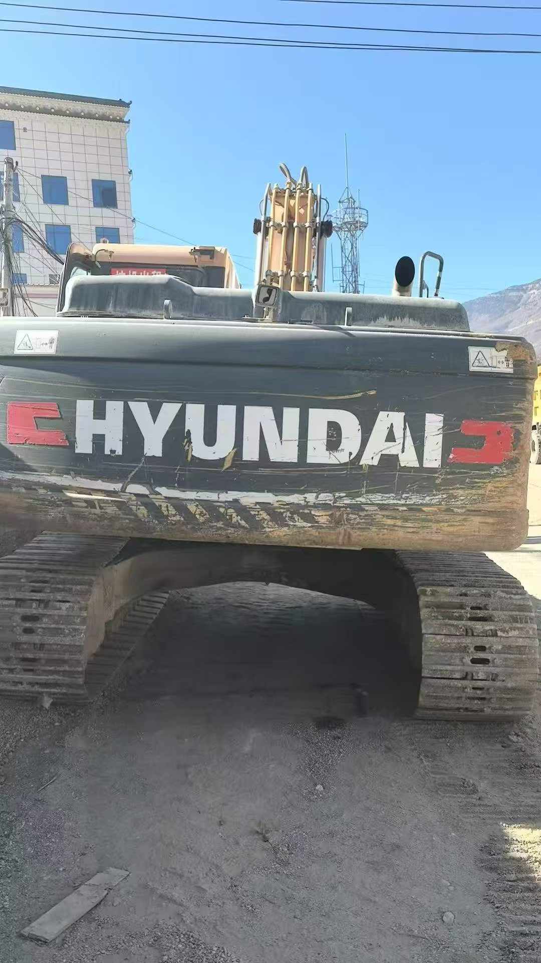 Used Hyundai R225-7 Excavator 2018 Model / 4