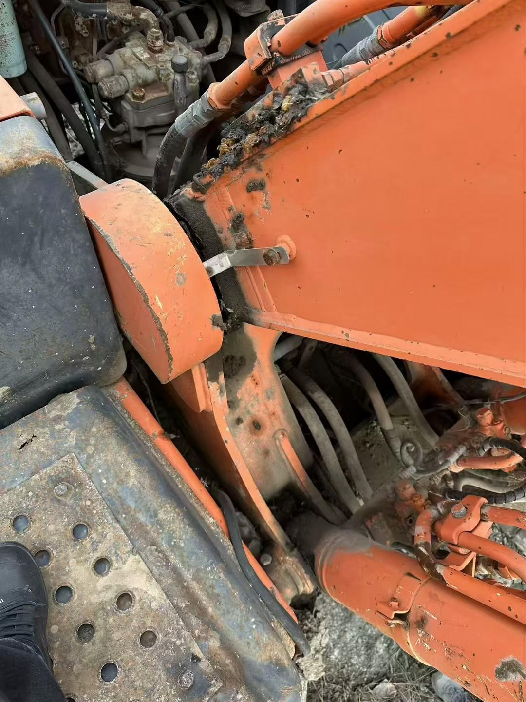 Used Hitachi ZX200-6 Excavator 2016 Model / 4