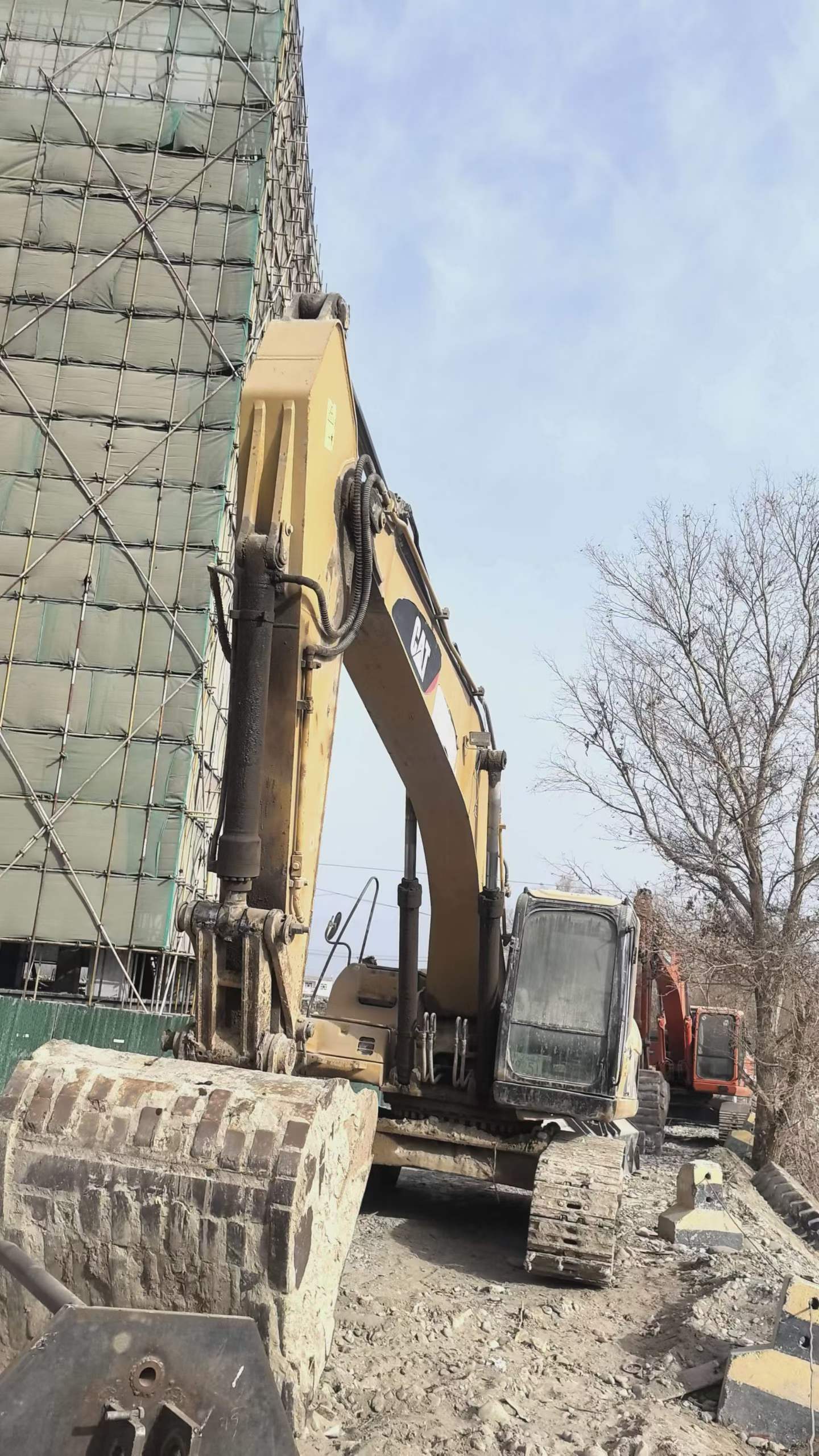 Used Caterpillar 325C Excavator 2016 Model / 9