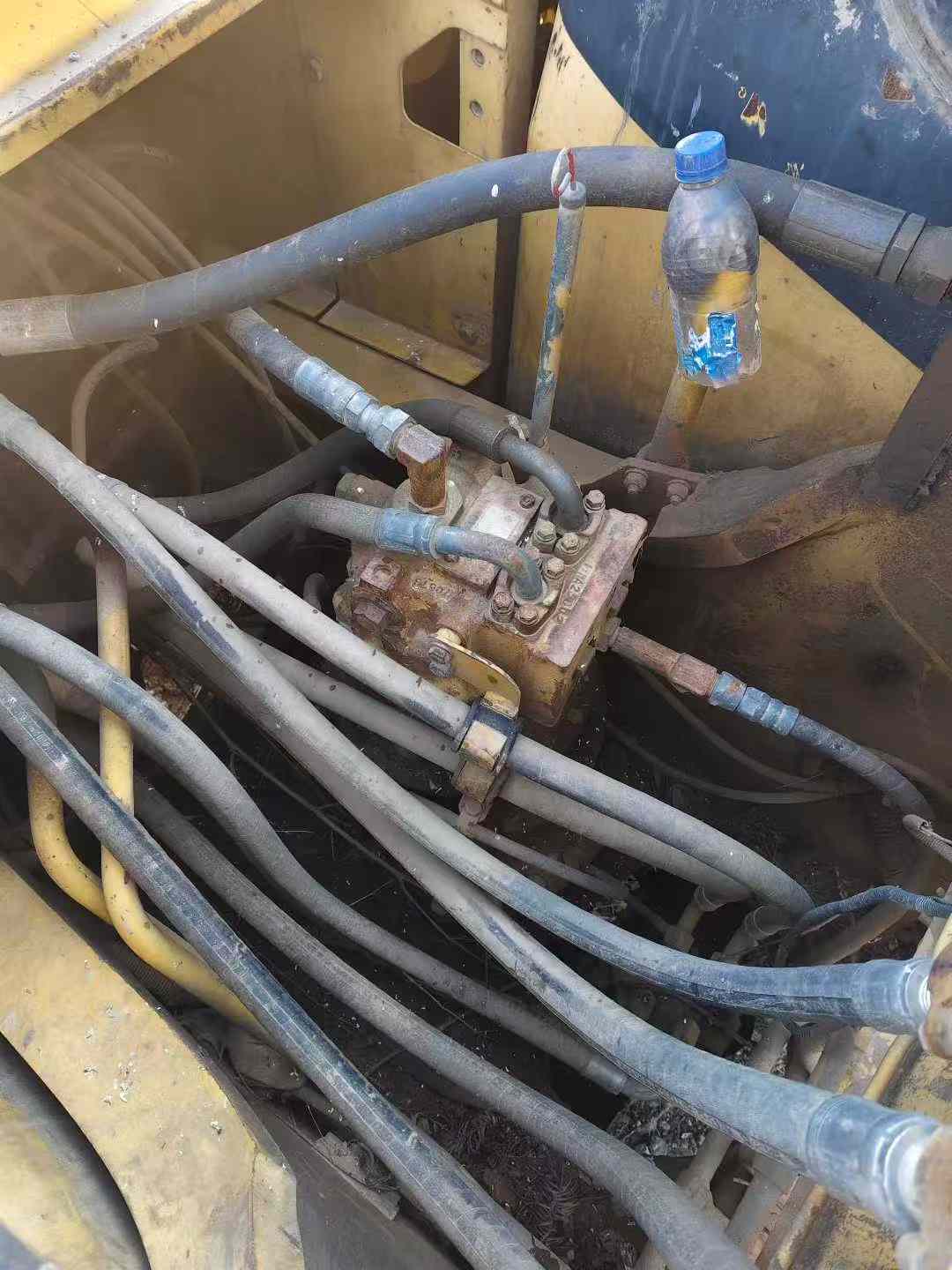 Used Komatsu PC220-7 Excavator 2016 Model / 3