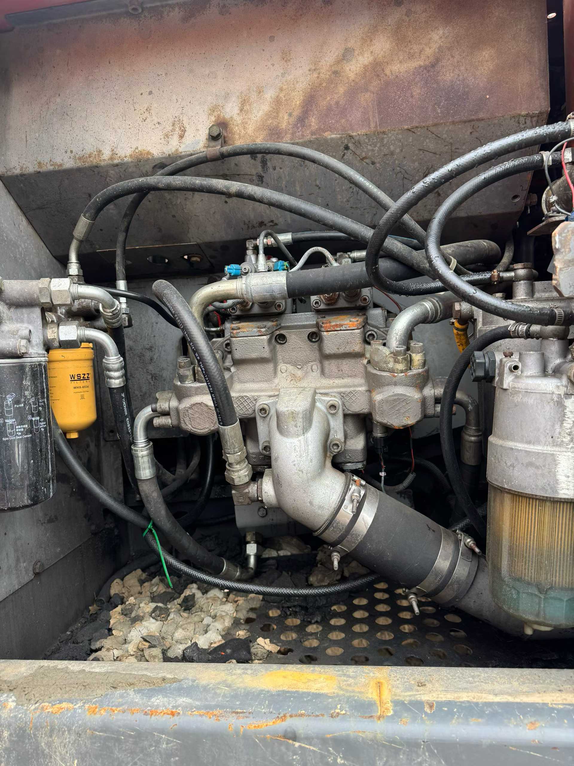 Used Hitachi EX200 Excavator 2008 Model / 4