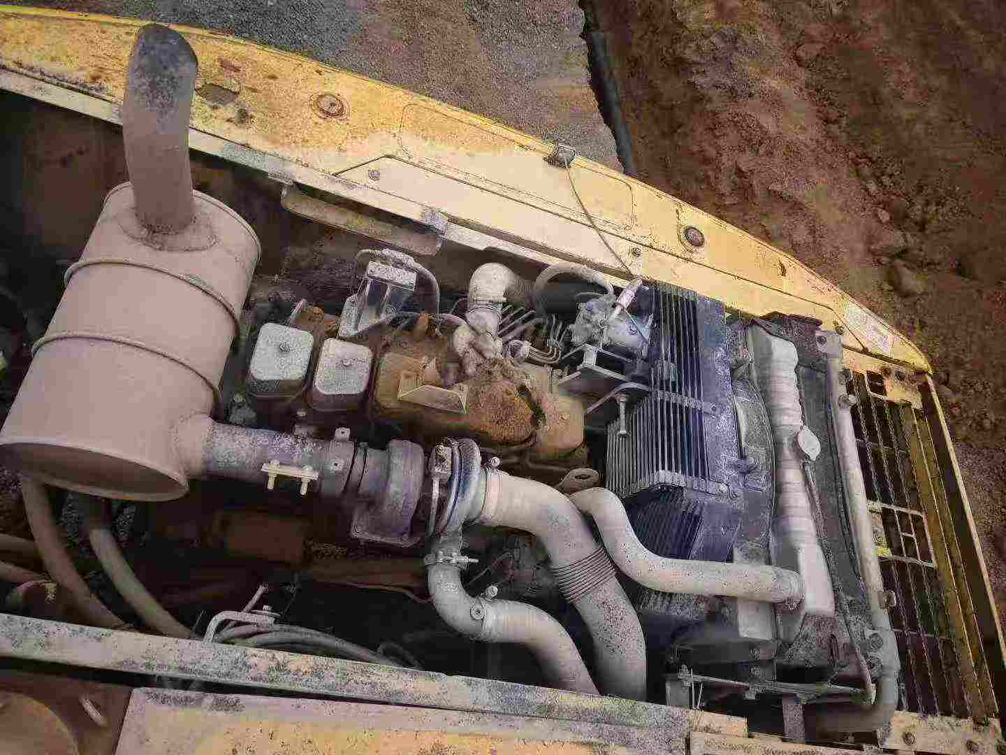 Used Komatsu PC200-7 Excavator 2016 Model / 3