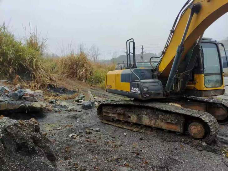 Buy XCMG XE200DA Used Excavator / 1