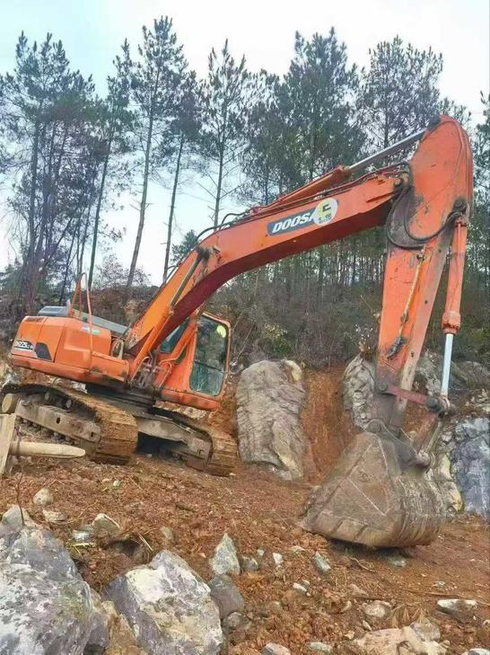 Buy Doosan DH215-9E Used Excavator / 1