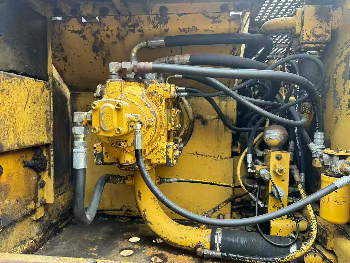 Used Caterpillar 320V2 Excavator 2016 Model / 4