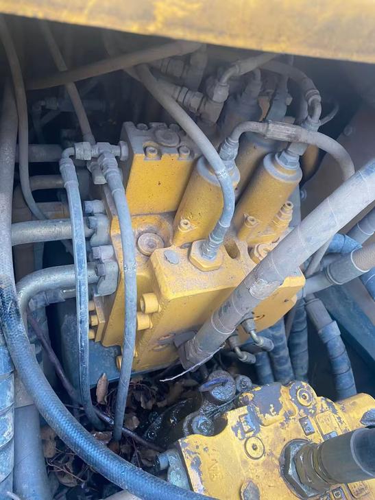 Buy Hyundai R215VS Used Excavator / 1