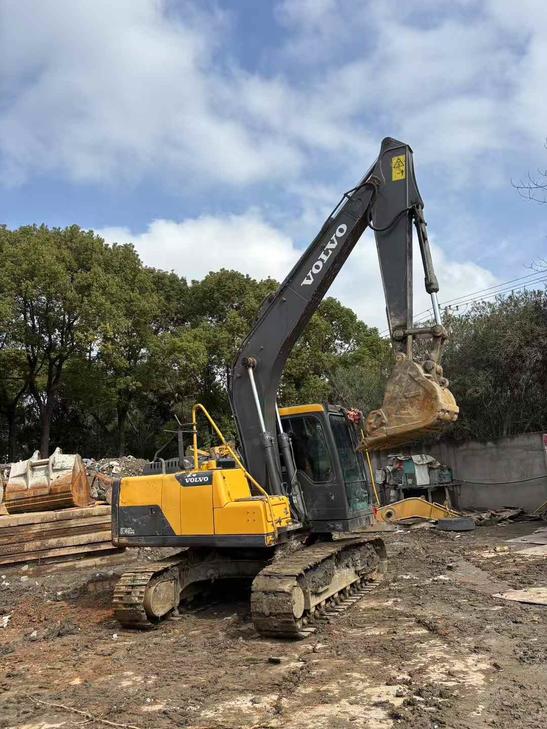 Buy Volvo L120E Used Excavator / 1