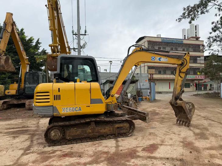 Buy XCMG XE60 Used Excavator / 1