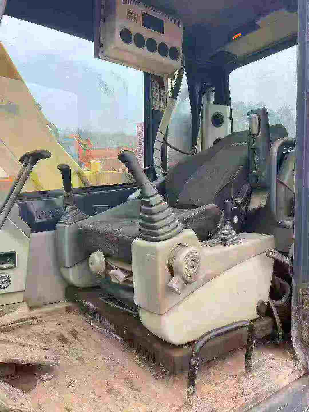 Used Hyundai R80G Excavator 2015 Model / 7