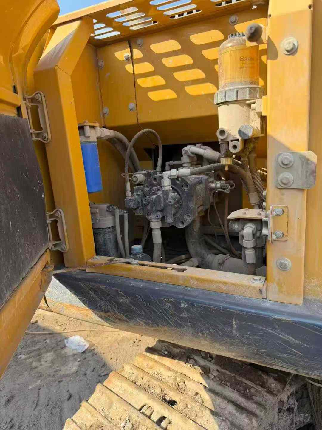 Used XCMG XE135B Excavator 2021 Model / 4