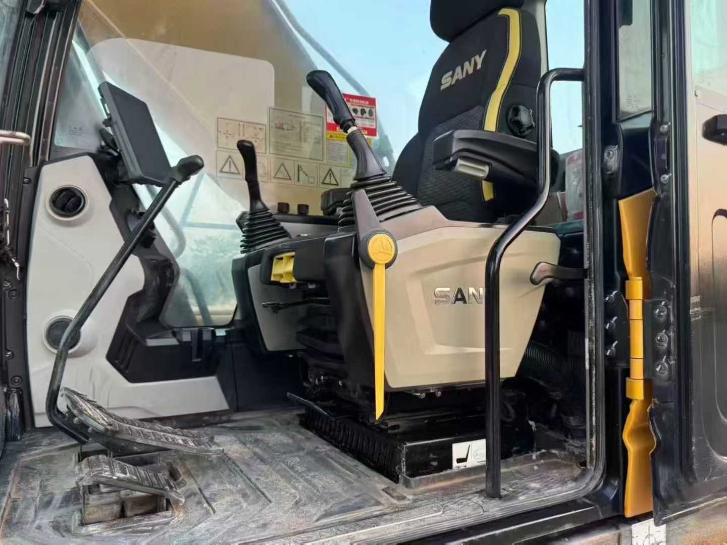 Used Sany SY200C Excavator 2022 Model / 8