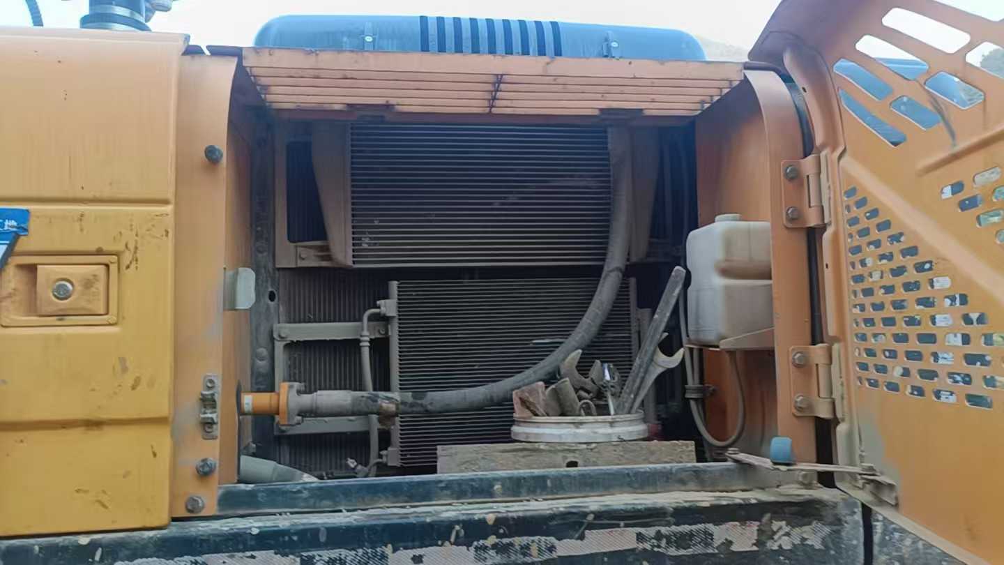 Used Hyundai R305LVS Excavator 2019 Model / 7