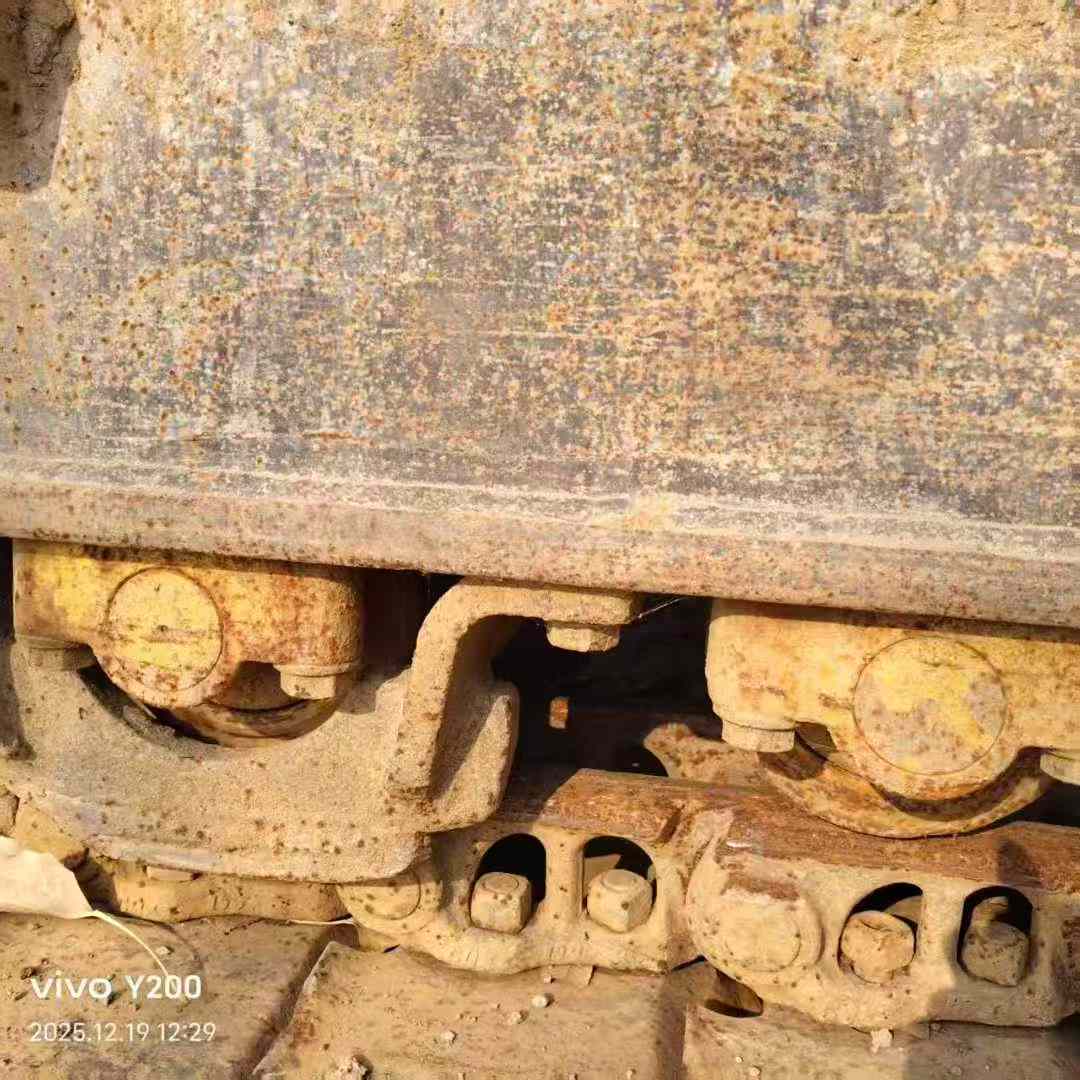 Used Hyundai R225-7 Excavator 2011 Model / 3