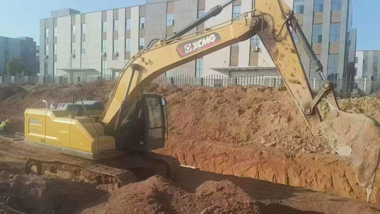 Used XCMG XE200 Excavator 2025 Model / 2