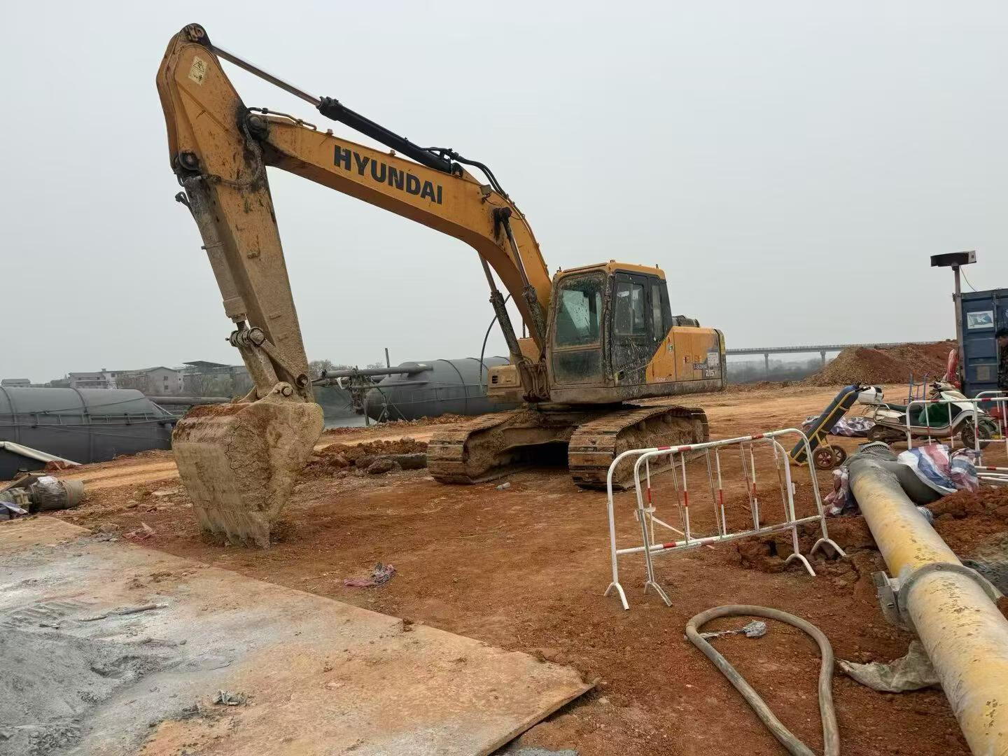 Used Hyundai R215-7 Excavator 2016 Model / 5