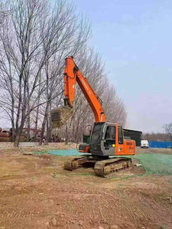 Buy Hitachi EX120-6 Used Excavator / 1