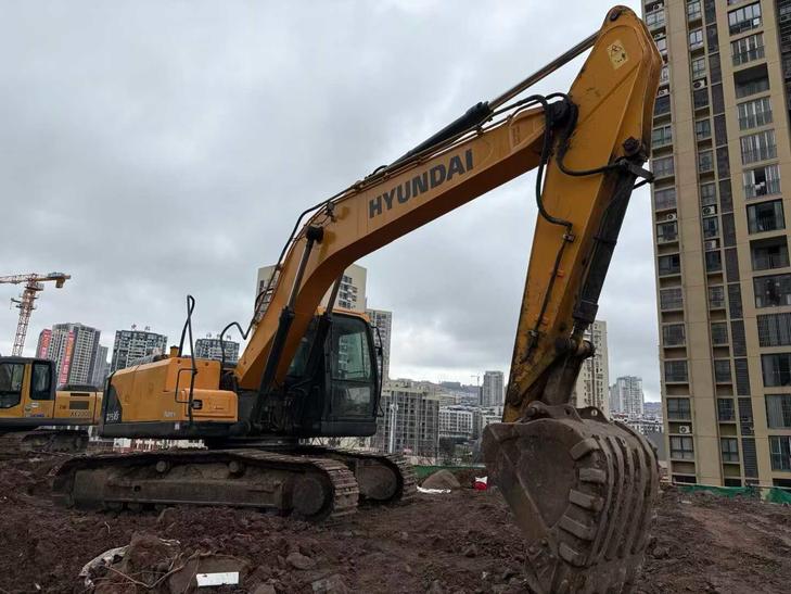 Buy Hyundai R215-7 Used Excavator / 1