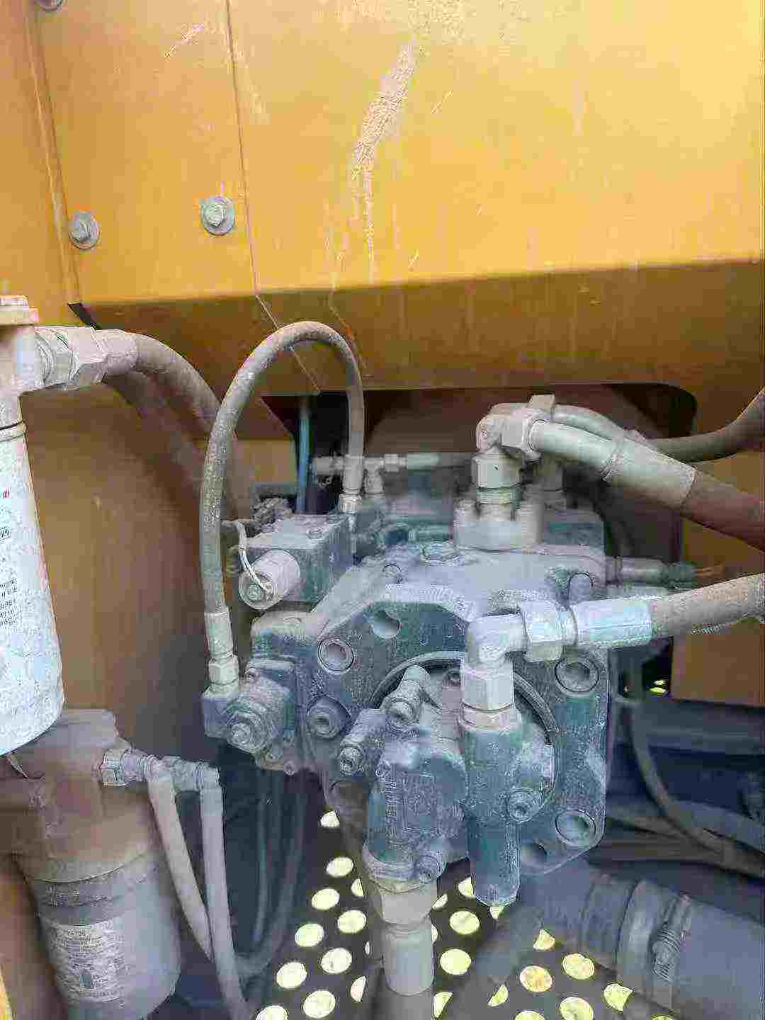 Used XCMG XE135B Excavator 2020 Model / 4