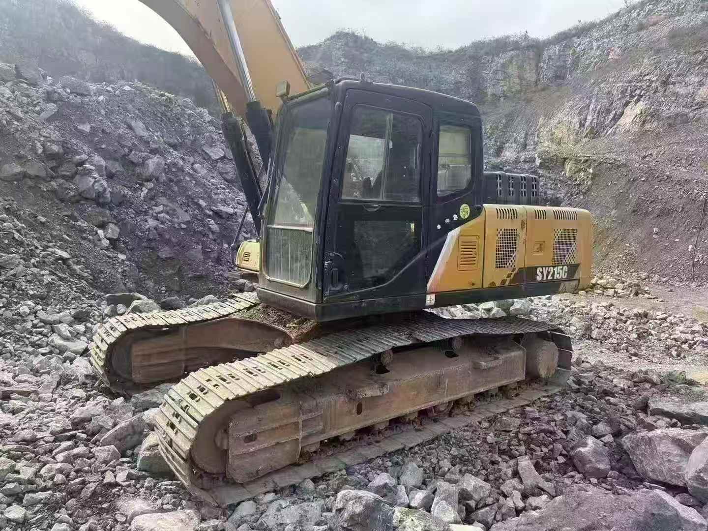 Used Sany SY215C Excavator 2017 Model / 2