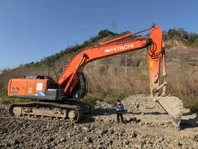 Buy Hitachi ZH200-5A Used Excavator / 3 Used Hitachi ZH200-5A Excavator 2021 Model / 3