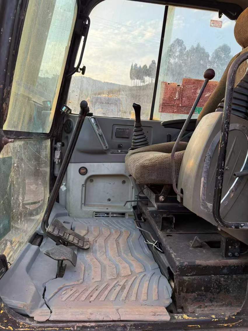 Used Hyundai HX60 Excavator 2013 Model / 9