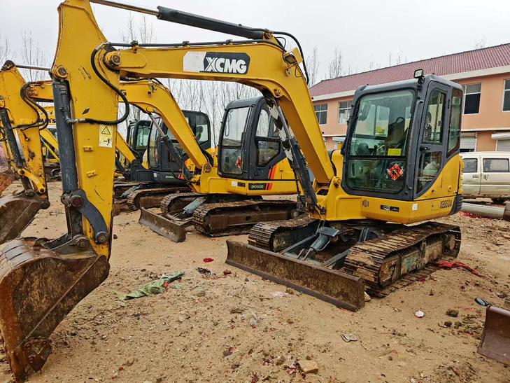 Buy XCMG XE65D Used Excavator / 1