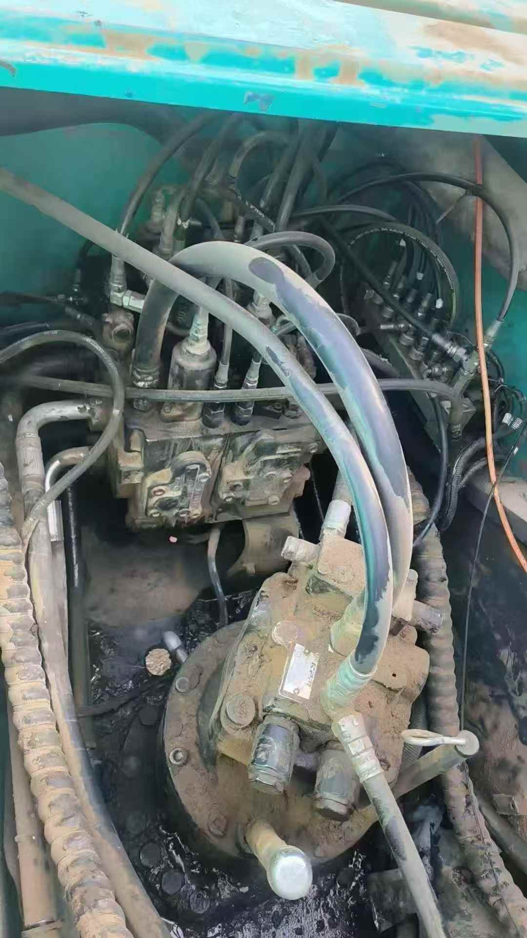 Used Kobelco SK210-6 Excavator 2013 Model / 3