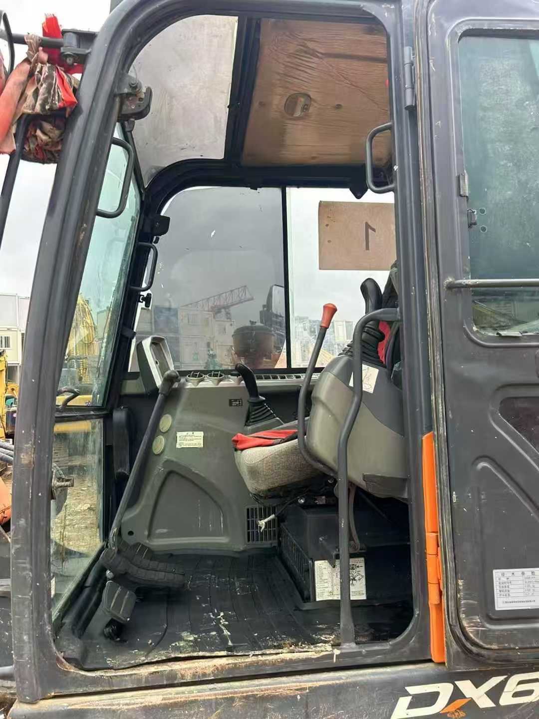 Used Doosan DH60 Excavator 2020 Model / 6