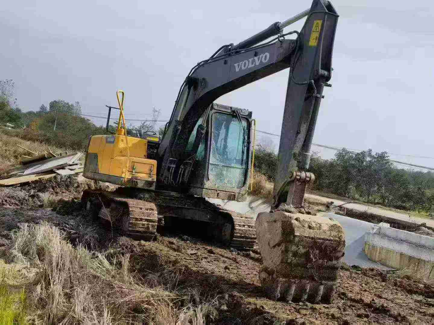 Used Volvo EC120D Excavator 2020 Model / 3