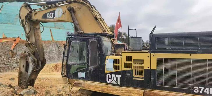 Buy Caterpillar 365C Used Excavator / 1