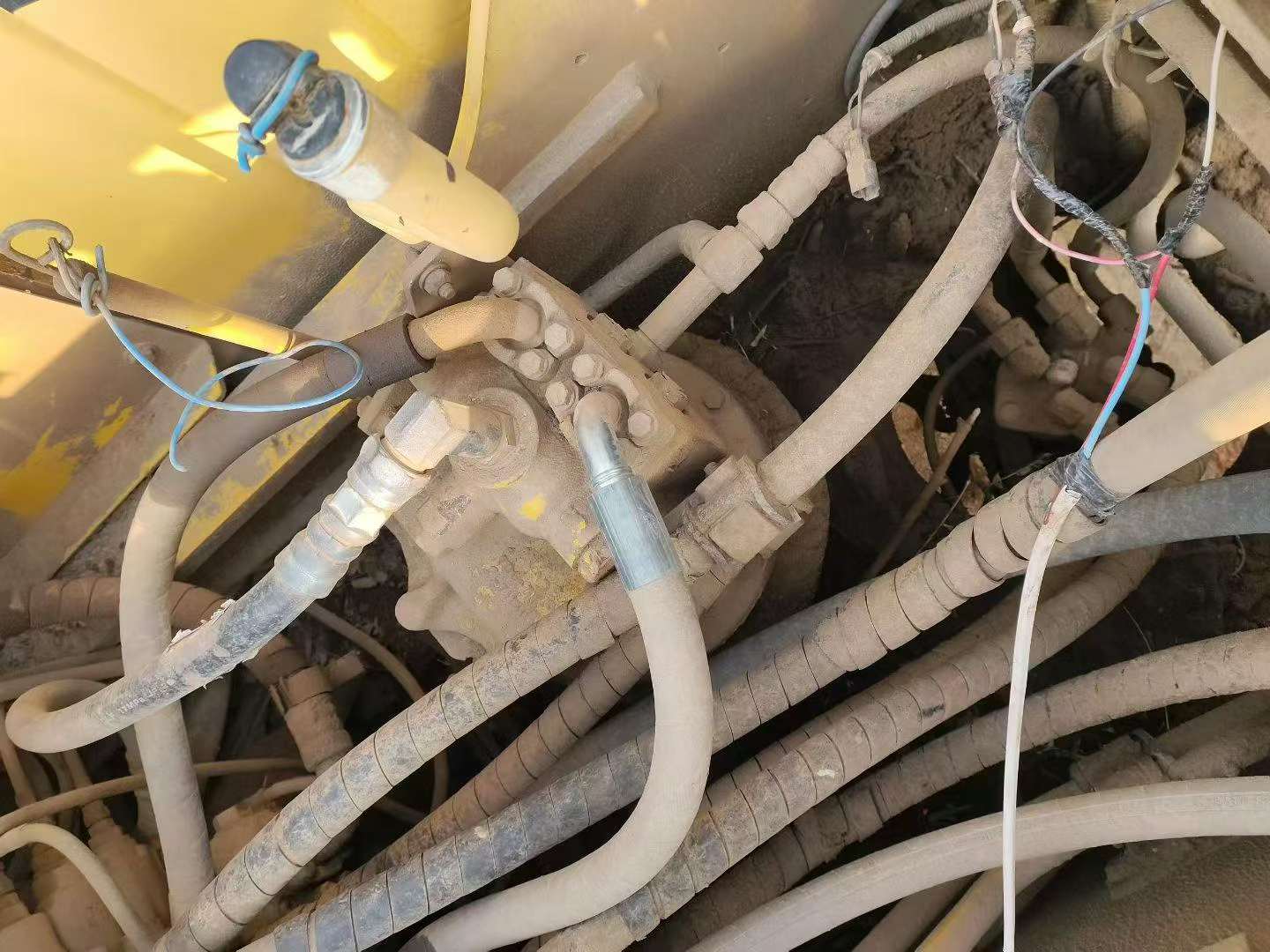 Used Komatsu PC210 Excavator 2011 Model / 9