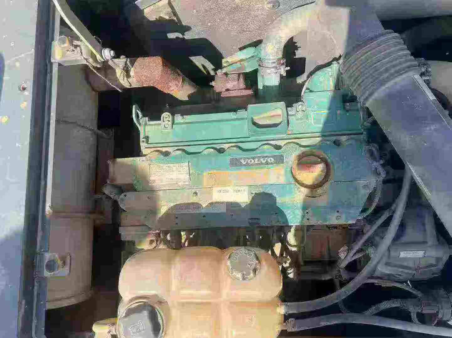 Used Volvo EC200 Excavator 2018 Model / 5