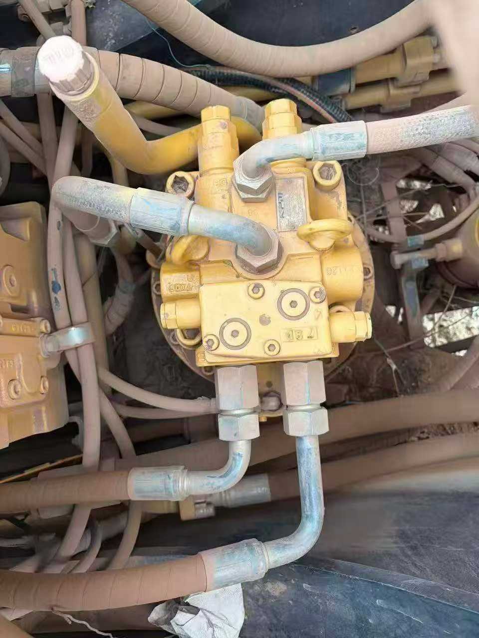 Used Sany SY215C Excavator 2017 Model / 4