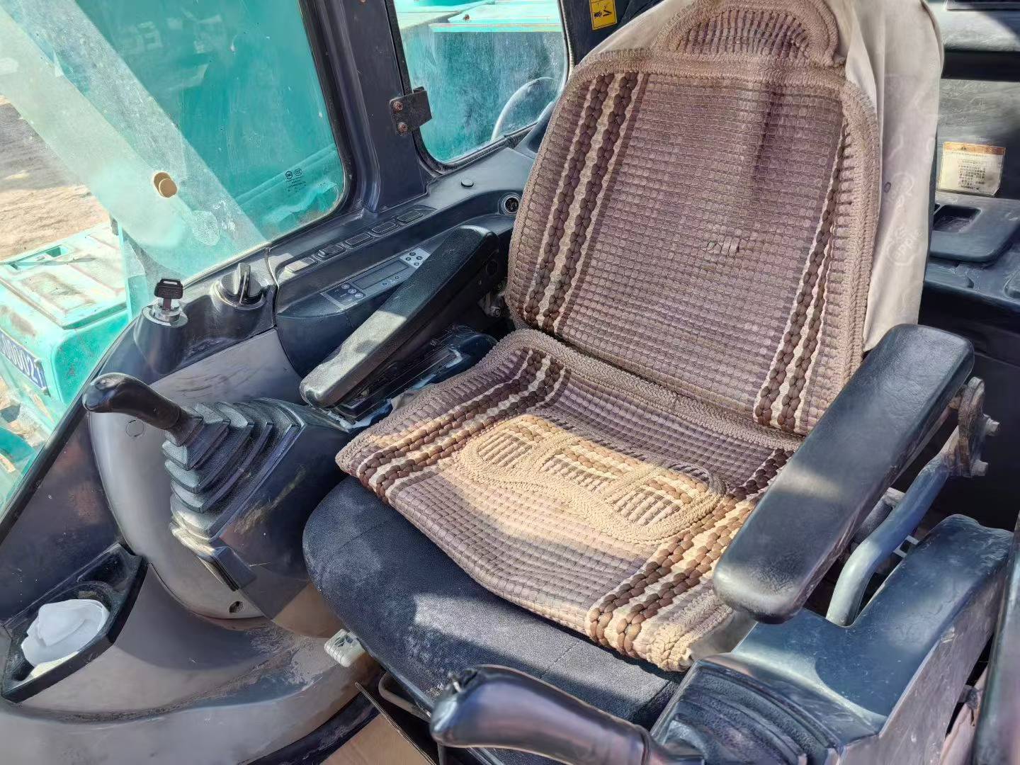 Used Kobelco SK210-6 Excavator 2016 Model / 3