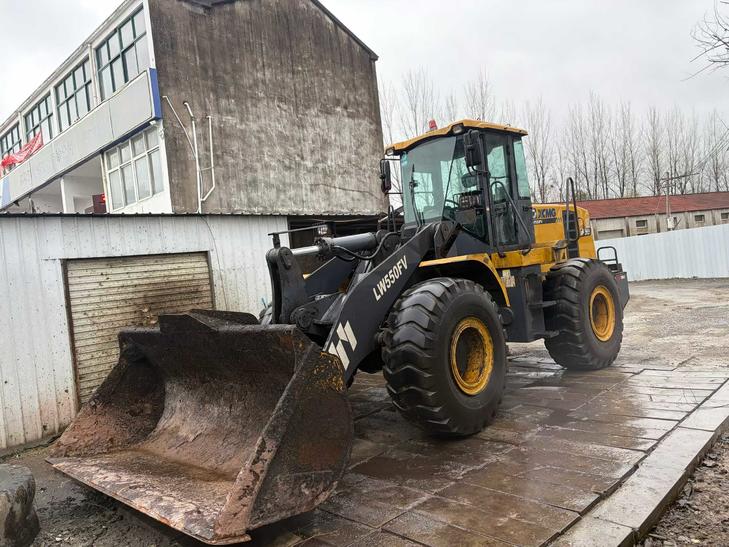 Buy XCMG LW550FV Used Loader / 1