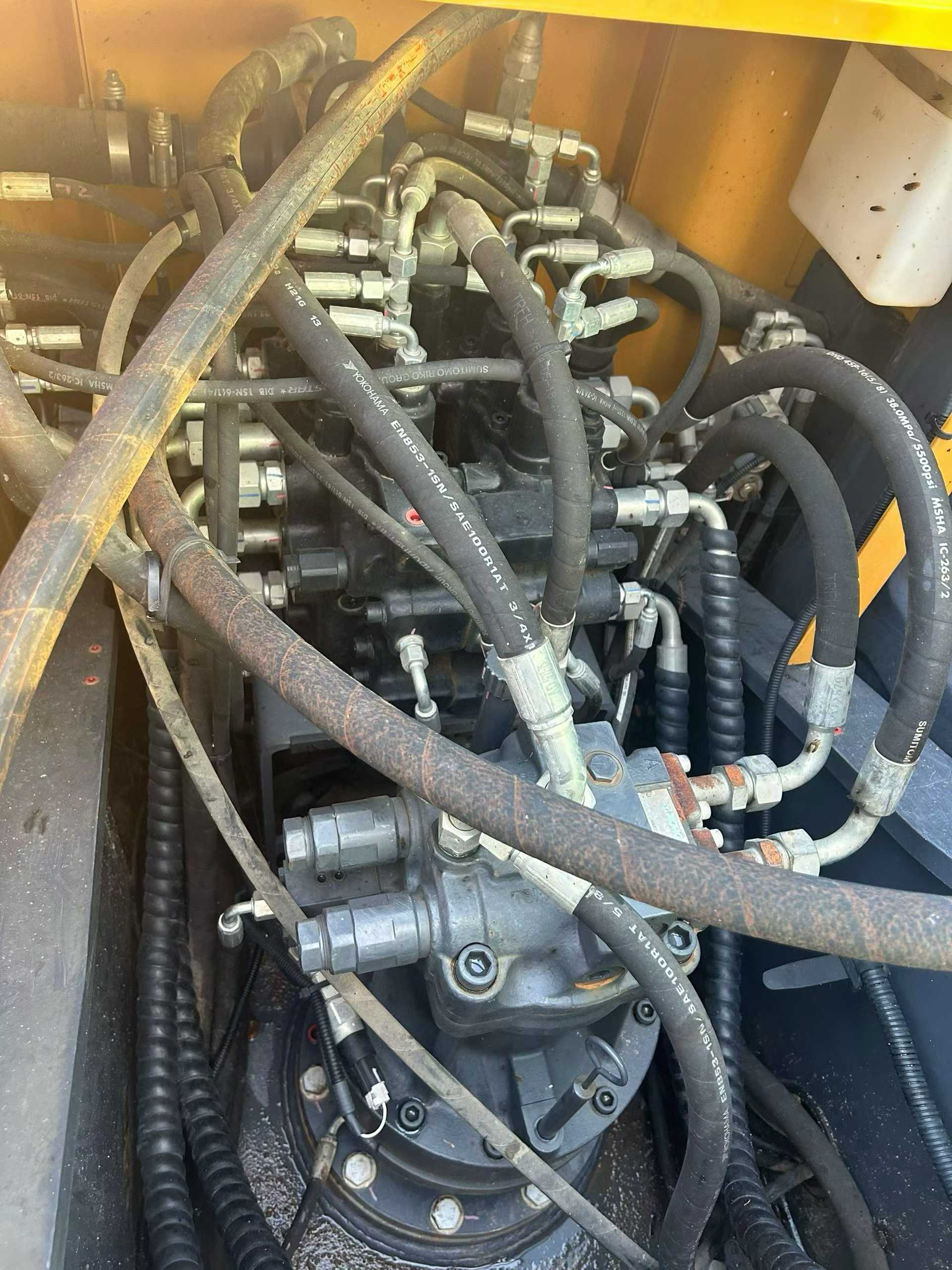 Used XCMG XE135B Excavator 2022 Model / 5