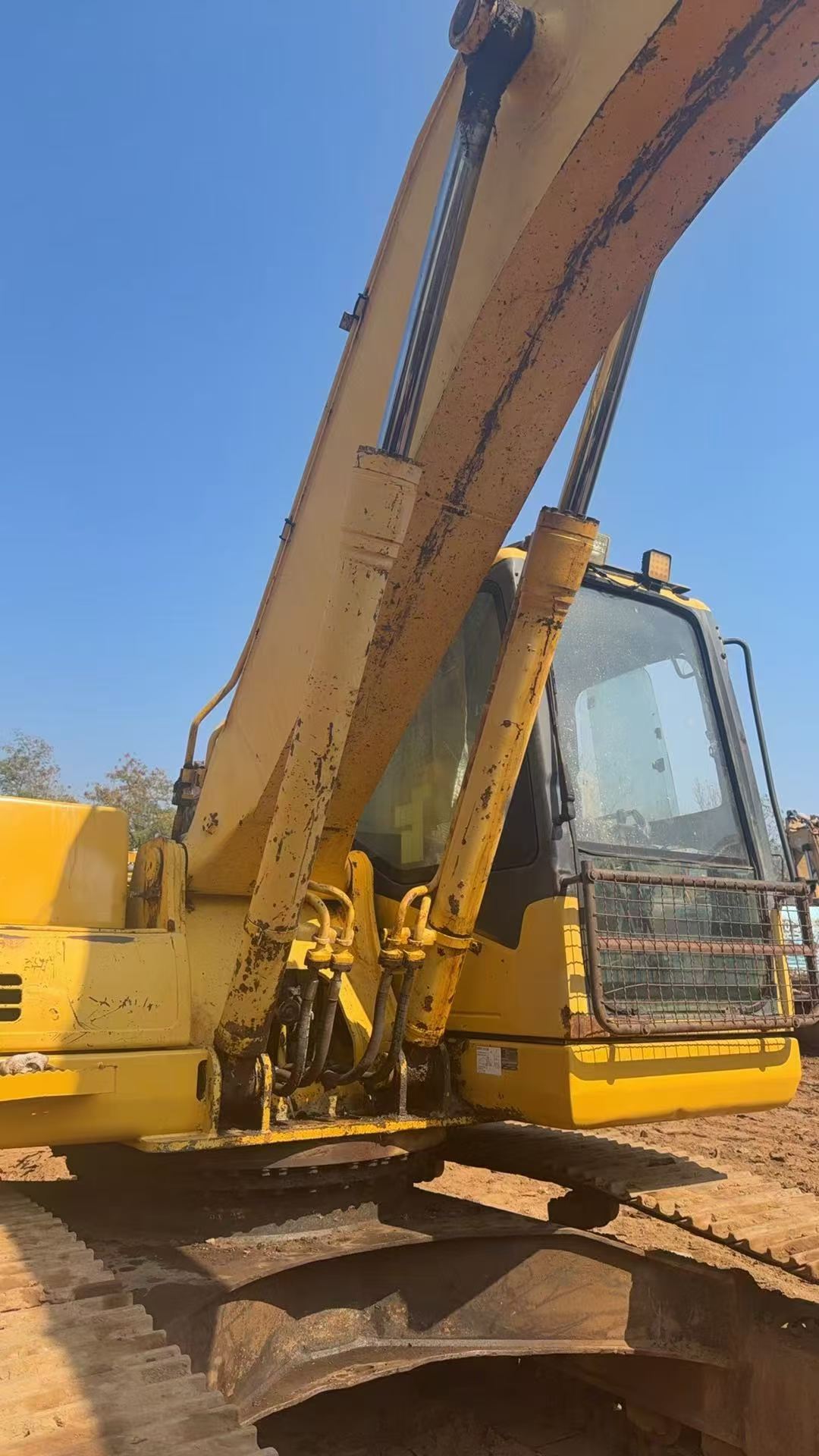 Used Komatsu PC200-7 Excavator 2016 Model / 3