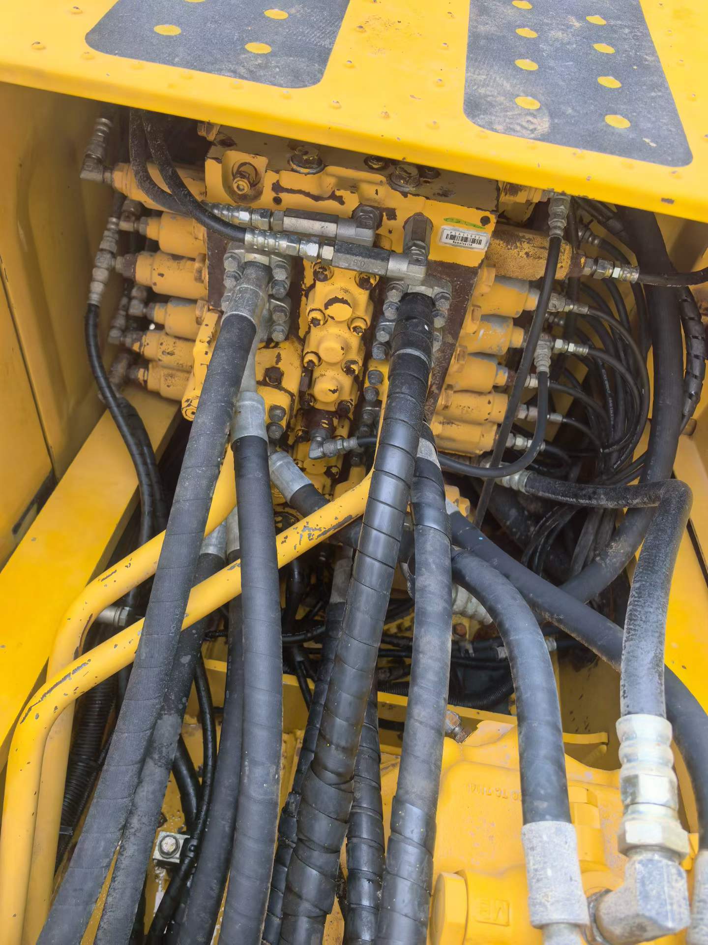 Used Komatsu PC200-8N1 Excavator 2012 Model / 7