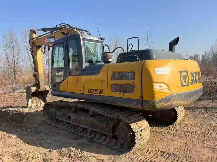 Buy XCMG XE200 Used Excavator / 1