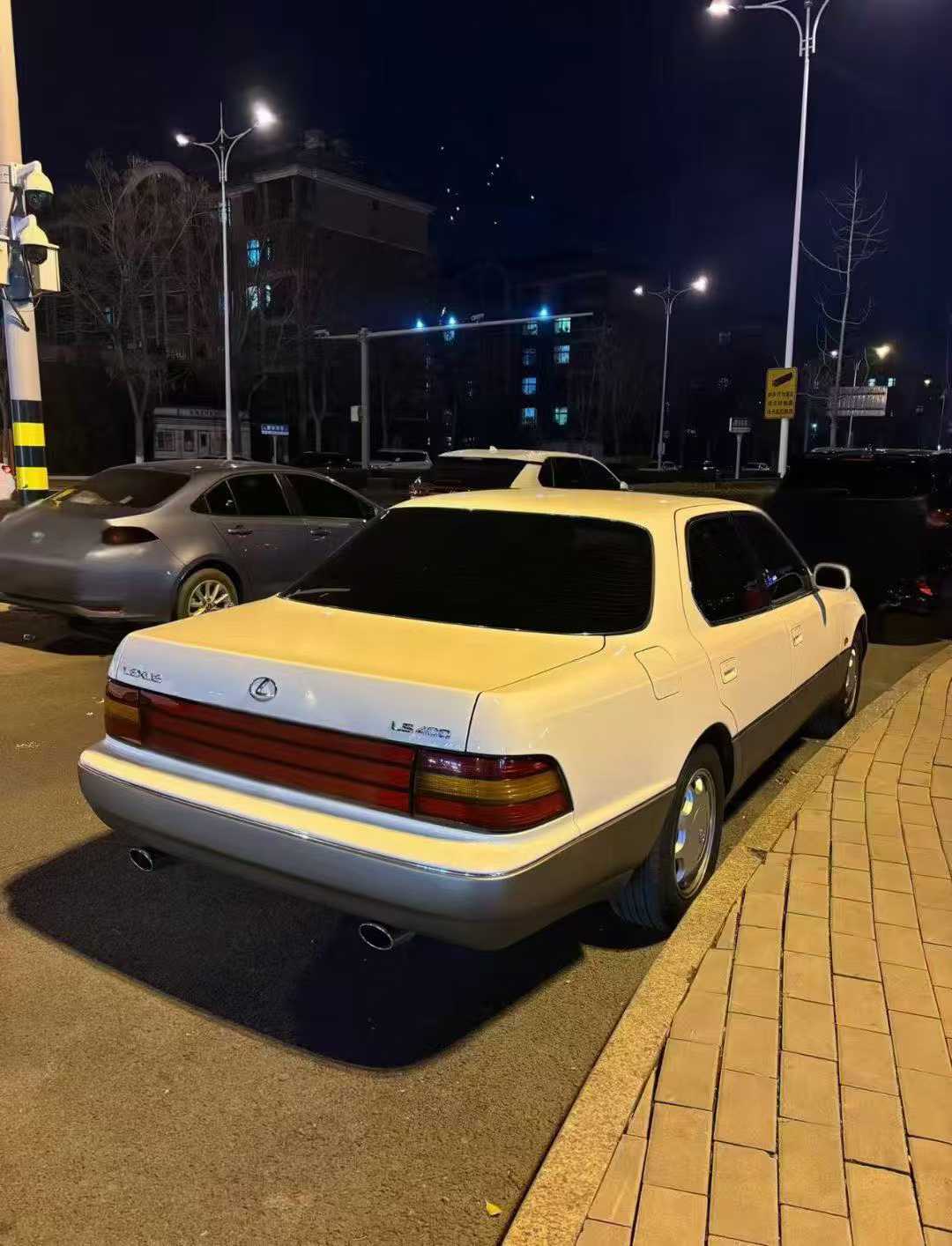 Used Kobelco SK200-2 Excavator 2016 Model / 2